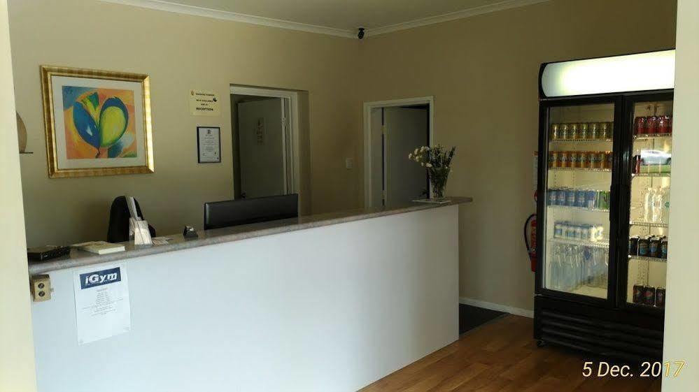 ออล ซีซั่นส์ คันทรี ลอดจ์ Motel ทารี ภายนอก รูปภาพ